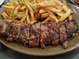 Entrecot de ternera con patatas